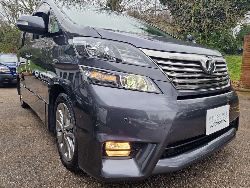 TOYOTA VELLFIRE