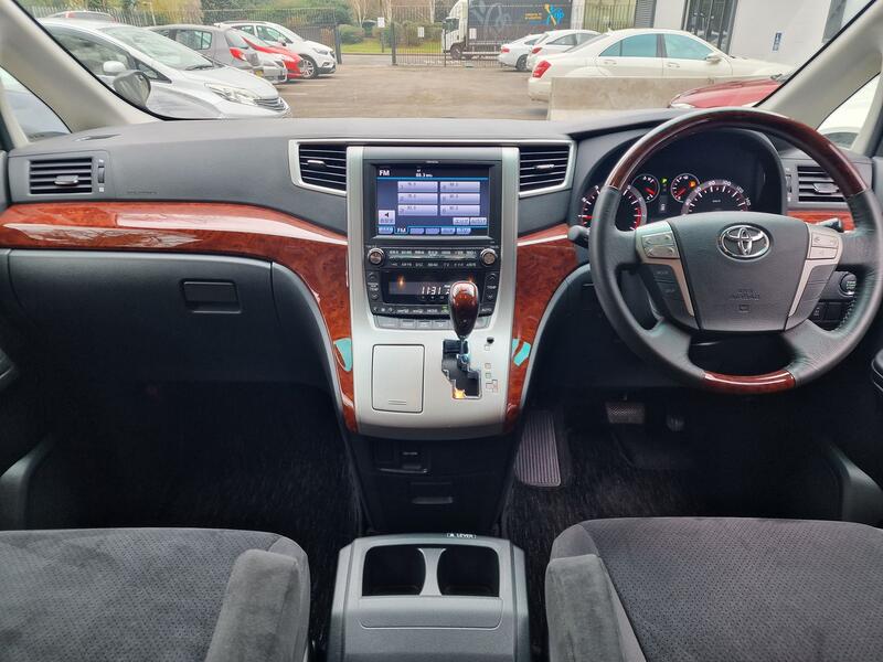 TOYOTA VELLFIRE