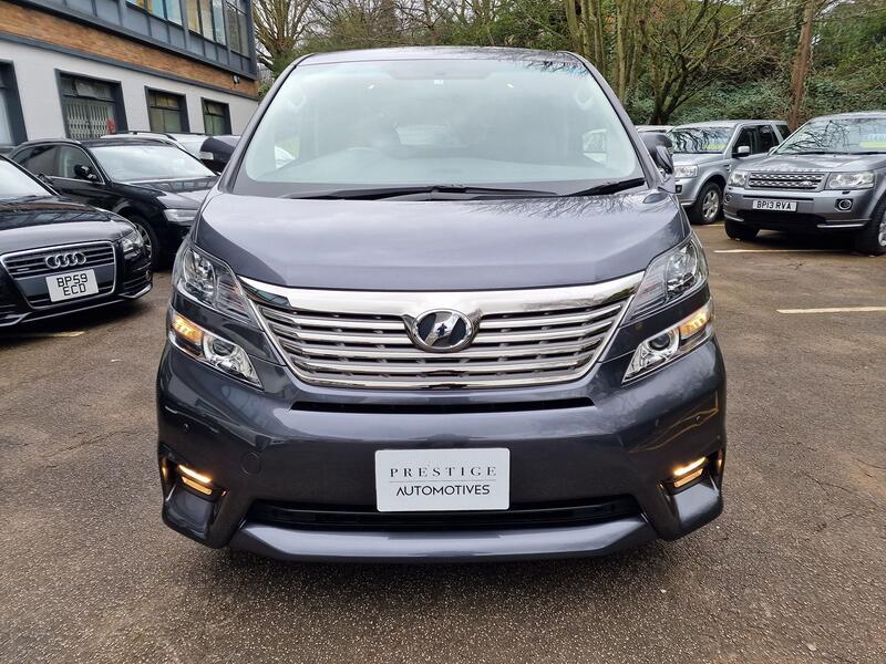 TOYOTA VELLFIRE