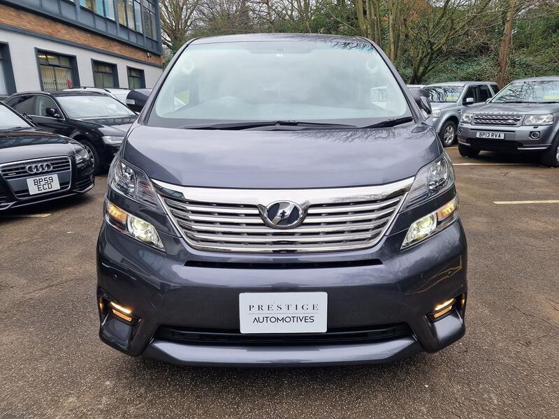TOYOTA VELLFIRE