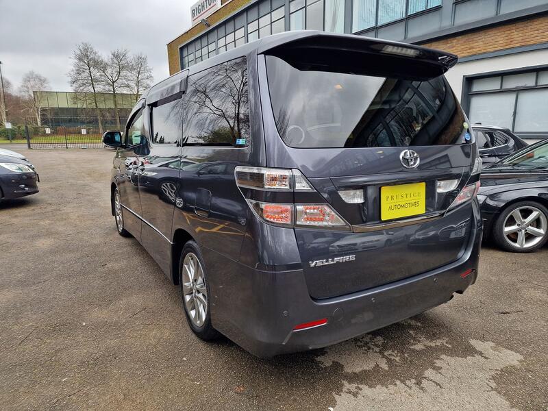 TOYOTA VELLFIRE