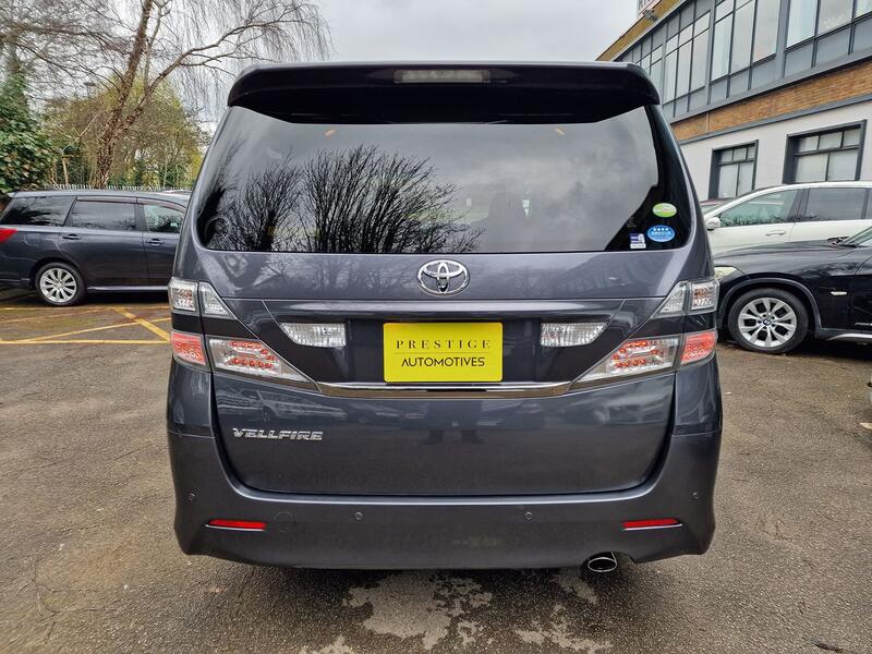 TOYOTA VELLFIRE