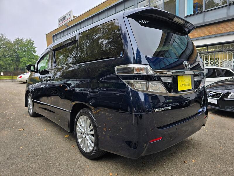 TOYOTA VELLFIRE