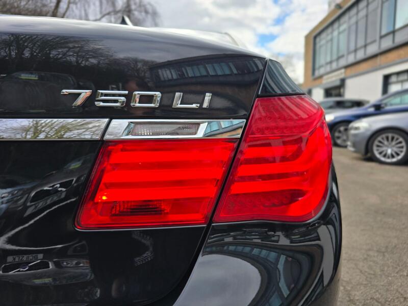 BMW 7 SERIES