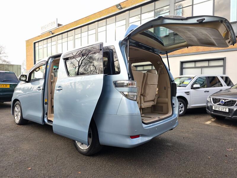 TOYOTA VELLFIRE