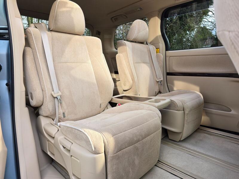 TOYOTA VELLFIRE