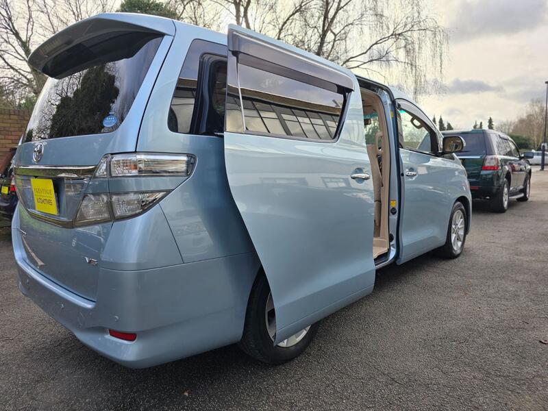 TOYOTA VELLFIRE