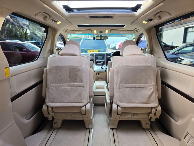 TOYOTA VELLFIRE