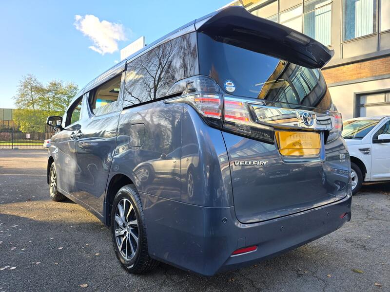 TOYOTA VELLFIRE