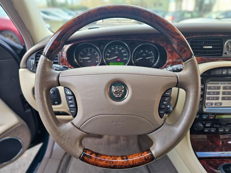 JAGUAR XJ