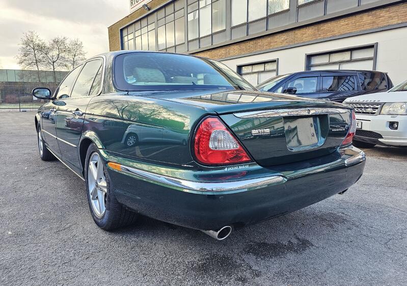 JAGUAR XJ