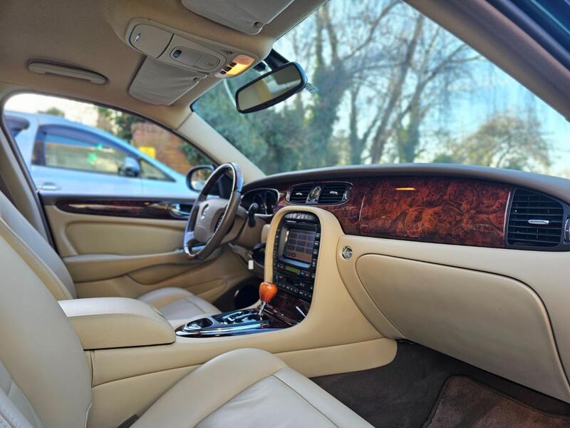 JAGUAR XJ