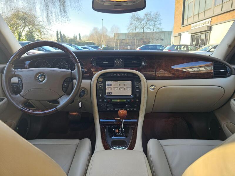 JAGUAR XJ