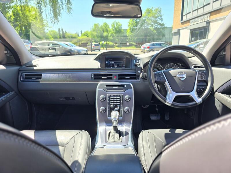 View VOLVO V70 1.6 T4 SE LUX RARE OCEAN RACE EDITION ONLY 19,000 VERIFIES MILES TOP SPEC DUE MAY