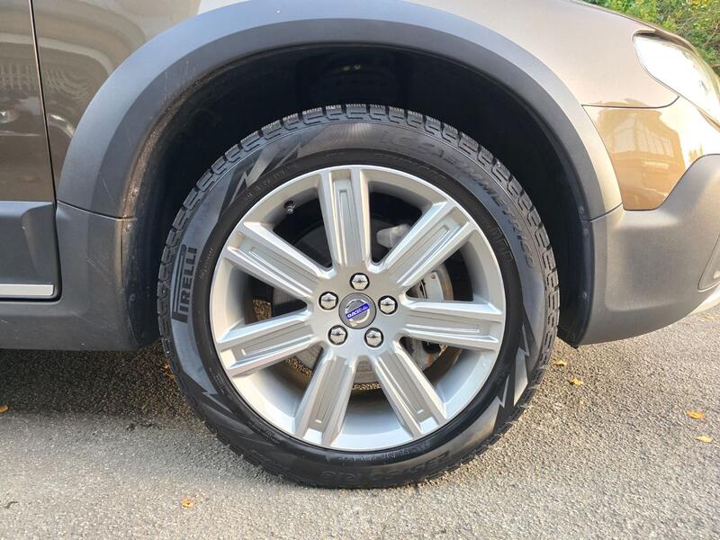 VOLVO XC70