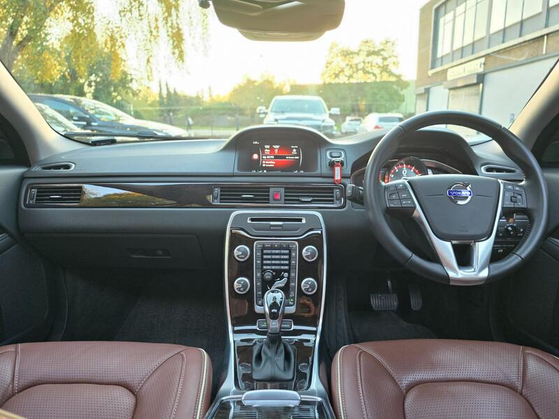 VOLVO XC70