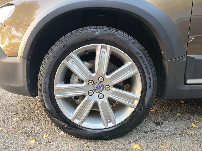 VOLVO XC70