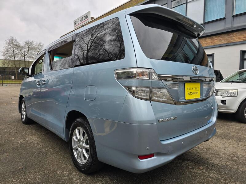 TOYOTA VELLFIRE