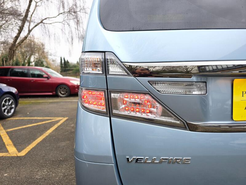 TOYOTA VELLFIRE