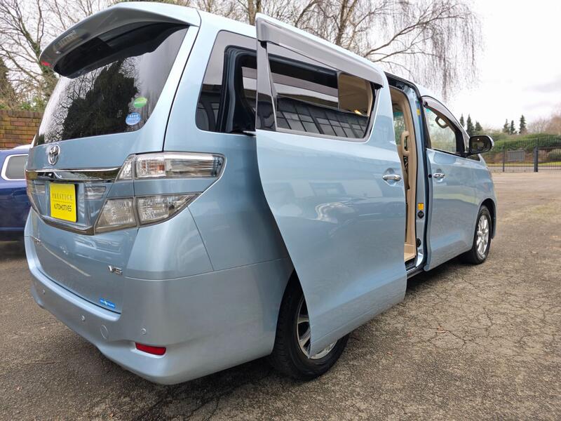 TOYOTA VELLFIRE