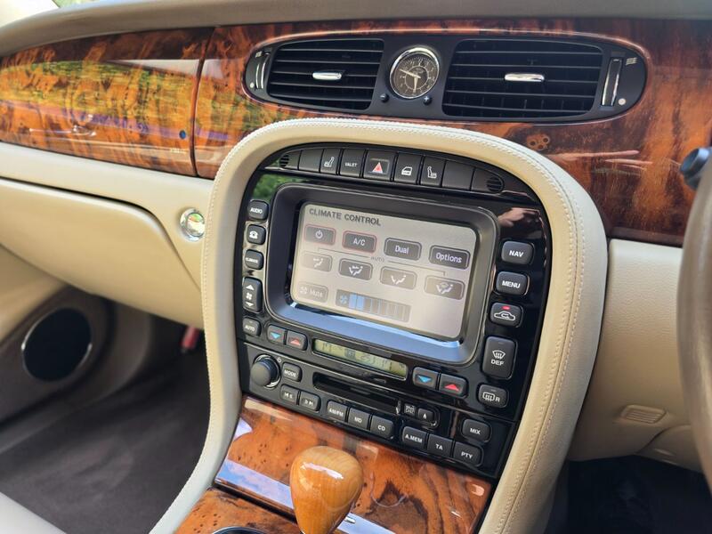 JAGUAR XJ