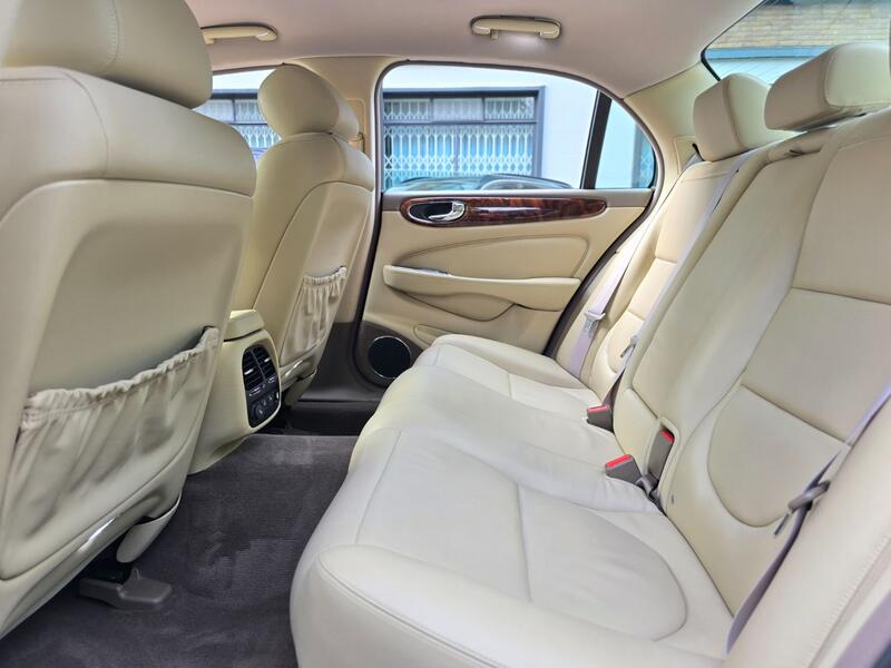 JAGUAR XJ