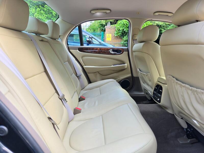 JAGUAR XJ