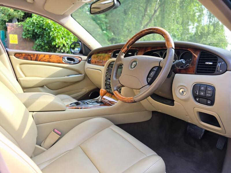JAGUAR XJ