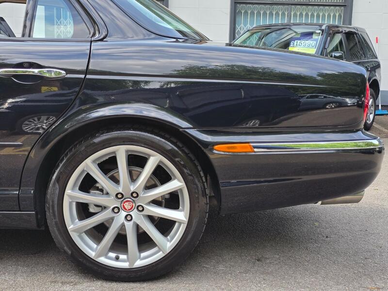JAGUAR XJ