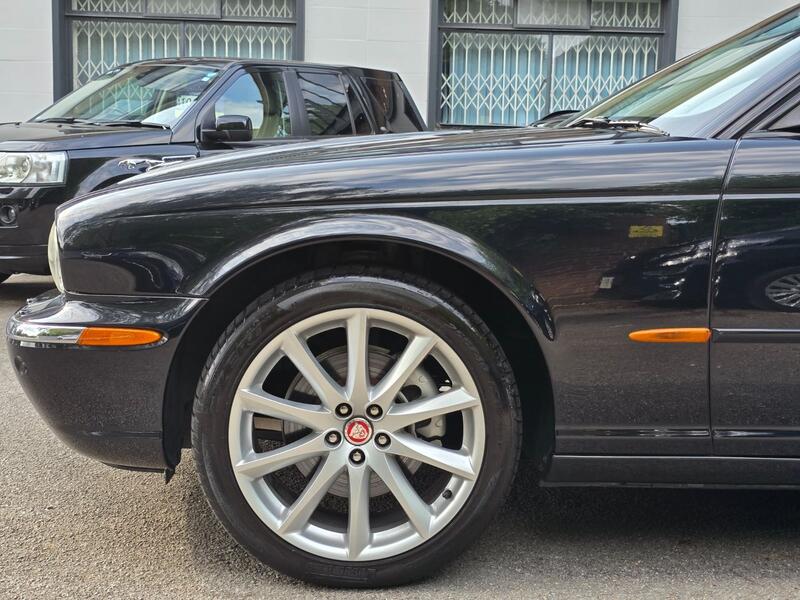 JAGUAR XJ