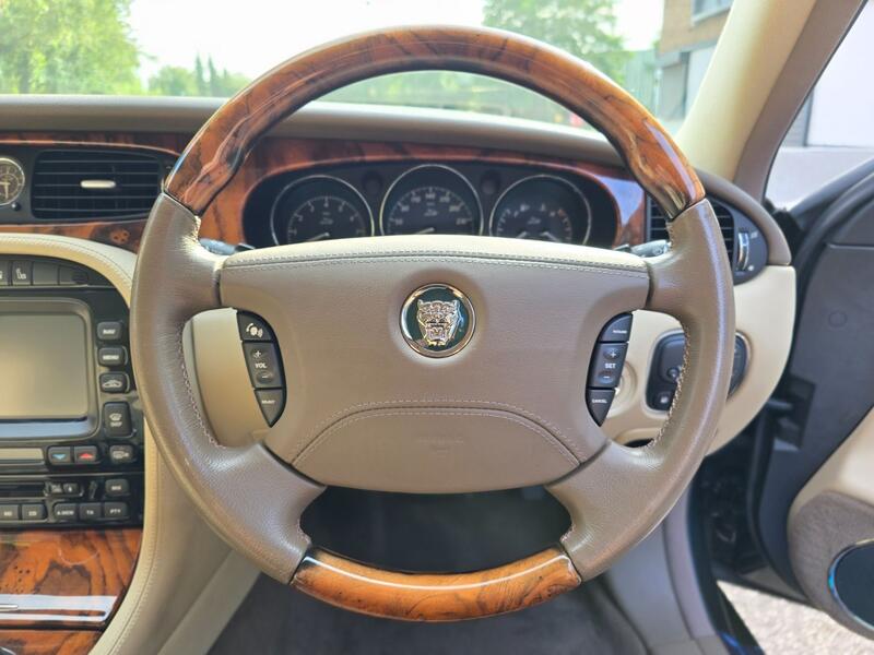 JAGUAR XJ