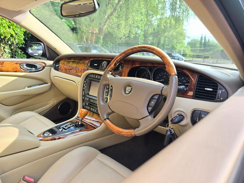 JAGUAR XJ