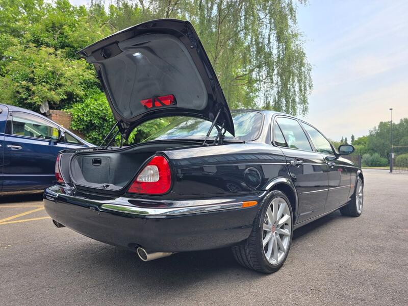 JAGUAR XJ