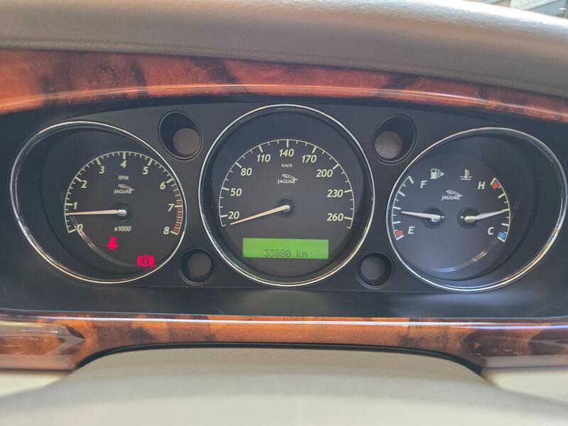 JAGUAR XJ