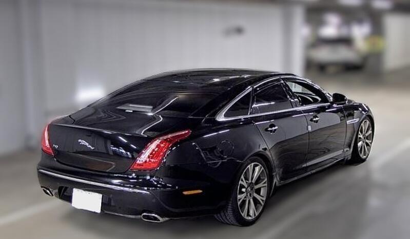 View JAGUAR XJ LUXURY FULLY LOADED EXAMPLE INC SUNROOF 5.0 V8 380BHP 38K MILES DUE MARCH CALL TO RESERVE