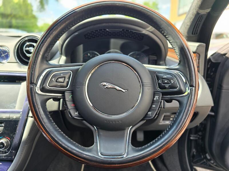 JAGUAR XJ