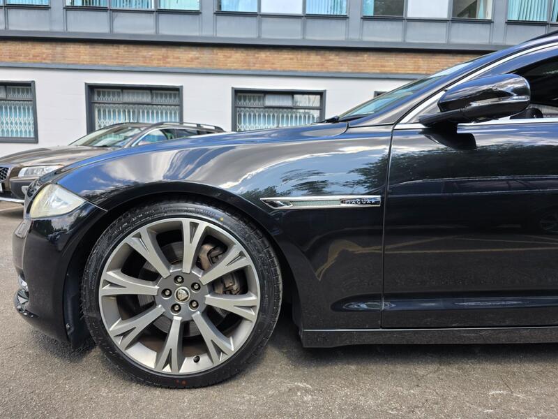 JAGUAR XJ