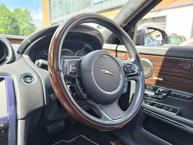 JAGUAR XJ