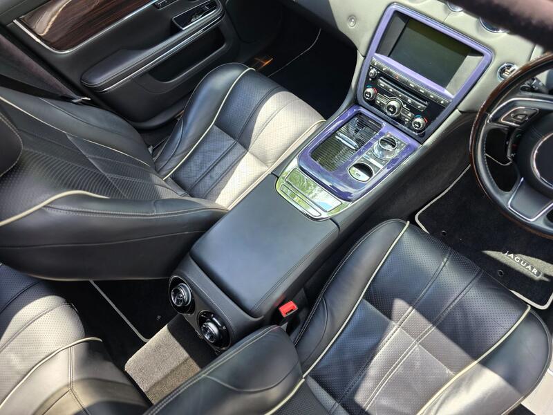 JAGUAR XJ