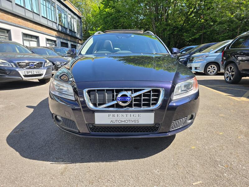 View VOLVO V70 3.0 T6 300 BHP AWD NAVY BLUE SUNROOF ONLY 52,000 VERIFIED MILES FROM NEW IN PREP