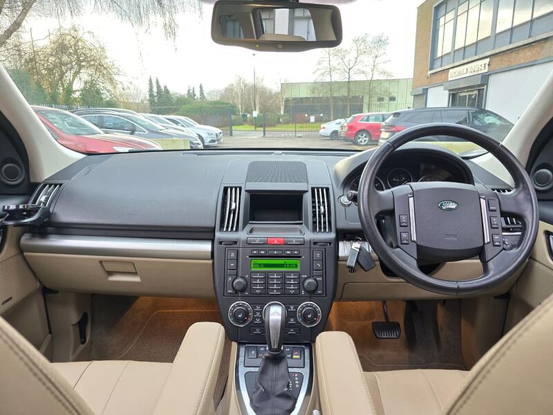 View LAND ROVER FREELANDER 2 FREELANDER 2 RACING GREEN BEIGE LEATHER TILT & SLIDING SUNROOF ONLY 9,000 VERIFIED MILES 