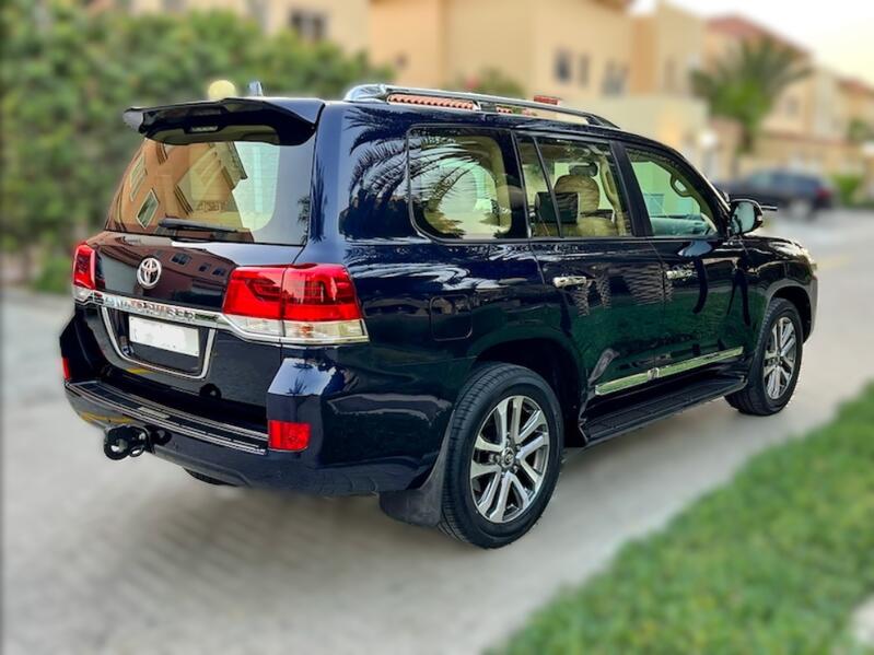 TOYOTA LAND CRUISER