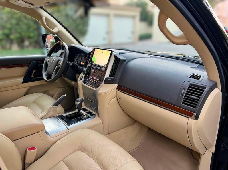 TOYOTA LAND CRUISER