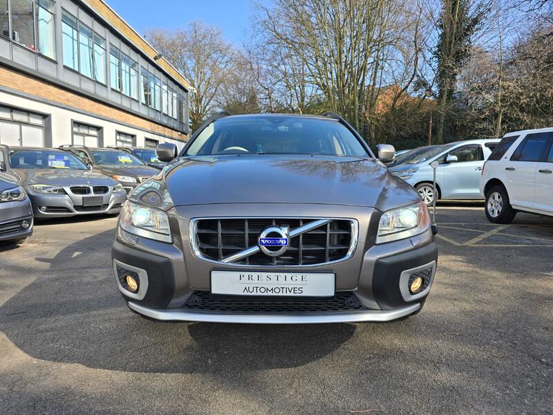 View VOLVO XC70 3.0 T6 SE BROWN AND CREAM INTERIOR CRUISE CONTROL ROOF RAILS IN PREPARATION DUE SOON