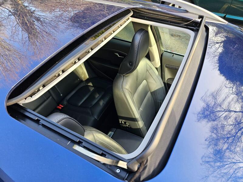 View VOLVO V70 1.6 T4 SE LUX OCEAN RACE EDITION TILT SLIDE SUNROOF ROOF RAILS ONLY 51,000 VERIFIED MILES