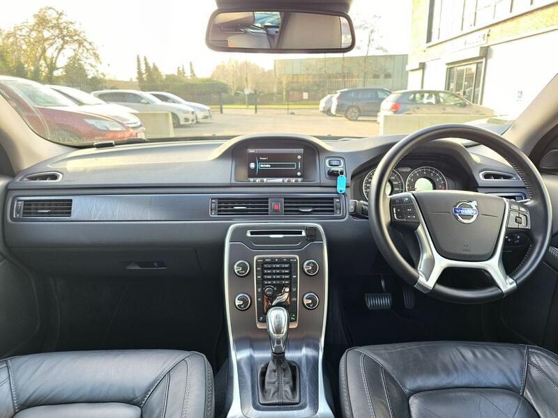 View VOLVO V70 1.6 T4 SE LUX OCEAN RACE EDITION TILT SLIDE SUNROOF ROOF RAILS ONLY 51,000 VERIFIED MILES