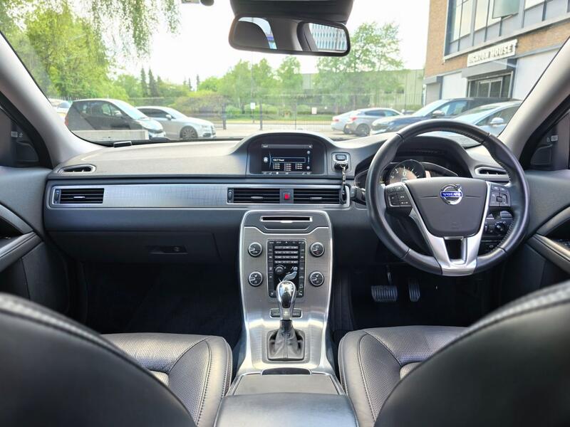 View VOLVO XC70 3.0 T6 SE 300 BHP AWD SAPPHIRE BLACK METALLIC 61K VERIFIED MILES TFT DIGITAL DISPLAY VERY RARE CAR
