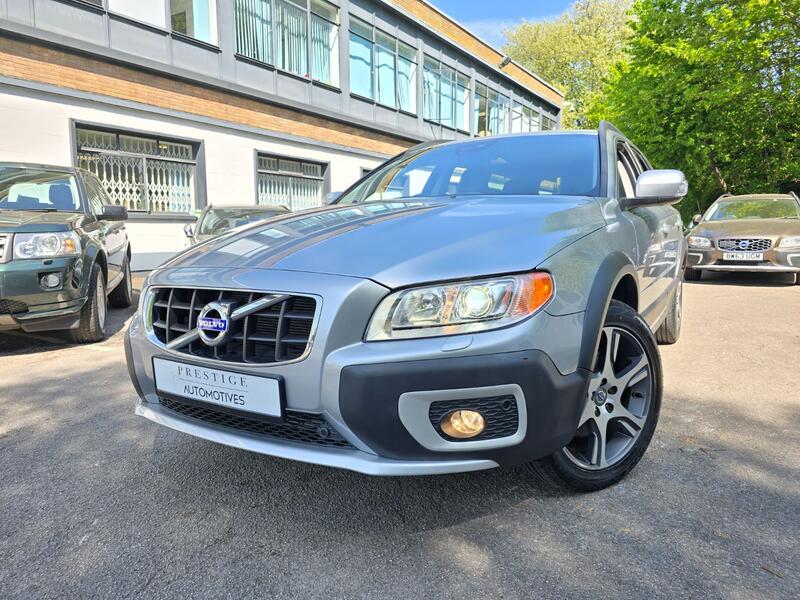 View VOLVO XC70 3.0 T6 SE Lux ELECTRIC SILVER TWO TONE INTERIOR ONLY 24,867 VERIFIED MILES LIKE NEW THROUGHOUT