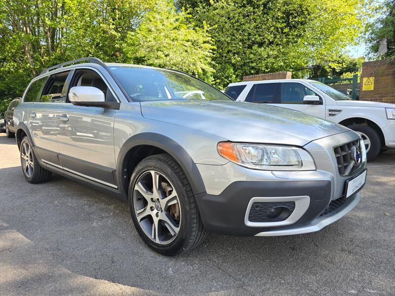 View VOLVO XC70 3.0 T6 SE Lux ELECTRIC SILVER TWO TONE INTERIOR ONLY 24,867 VERIFIED MILES LIKE NEW THROUGHOUT