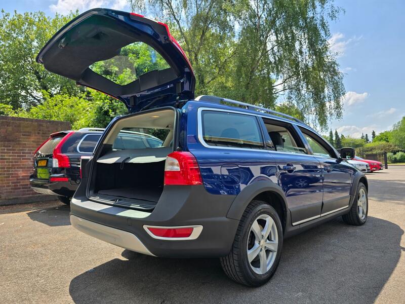 View VOLVO XC70 3.2 SE OCEAN RACE EDITION VERY RARE AWD AUTO PETROL ULEZ COMP 69K MILES IN PREP